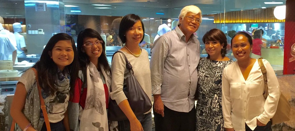 rinalyn-and-gabrielle-with-tony-meloto-and-friends-from-singapore