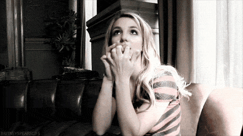 biting-nails-britney-spears