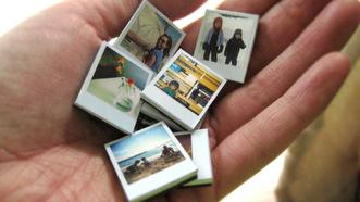 Eco-DIY: Family Polaroid Magnets!