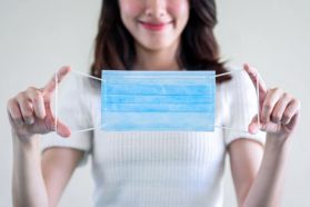 5 Behind-the-Mask Tips to Naturally Care for Dry, Chapped Lips